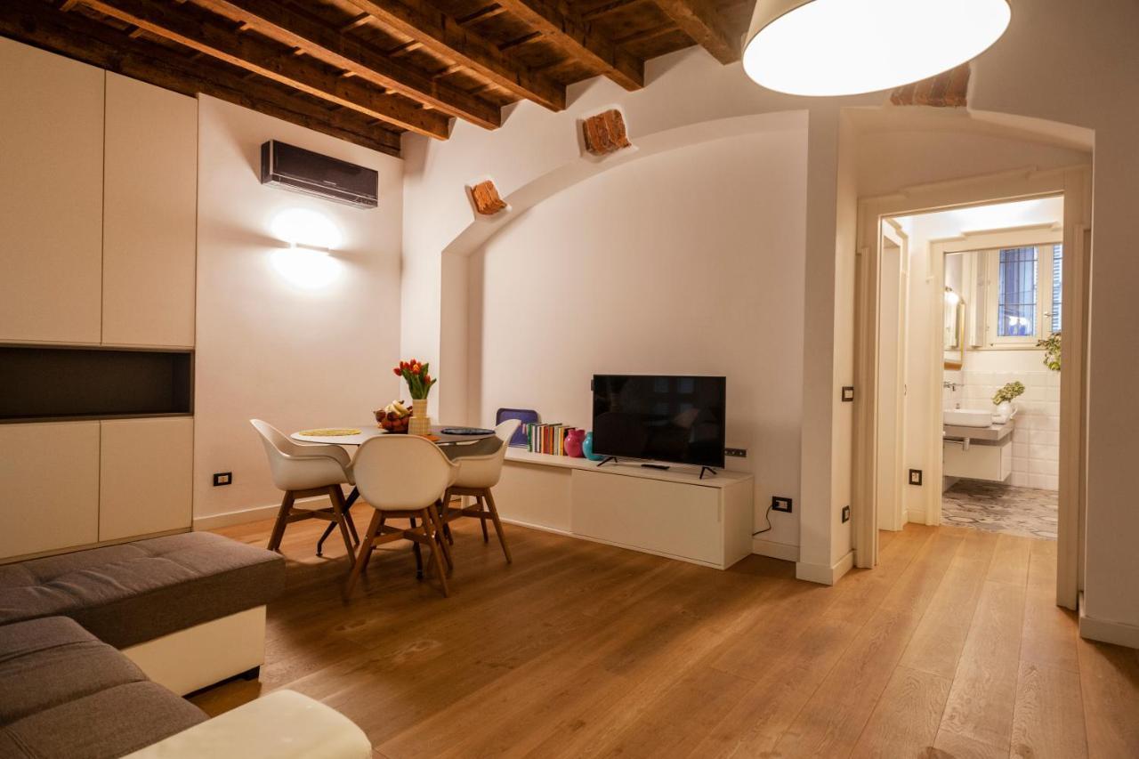 Corso Venezia, In Una Corte Esclusiva Riservata! Milán Exterior foto