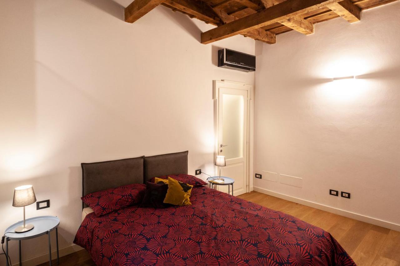 Corso Venezia, In Una Corte Esclusiva Riservata! Milán Exterior foto